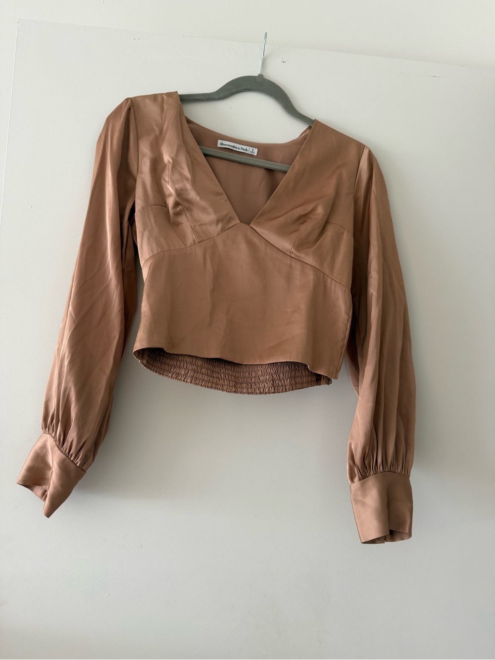 Abercrombie & Fitch Brown V‑Neck Long Sleeve Cropped Blouse